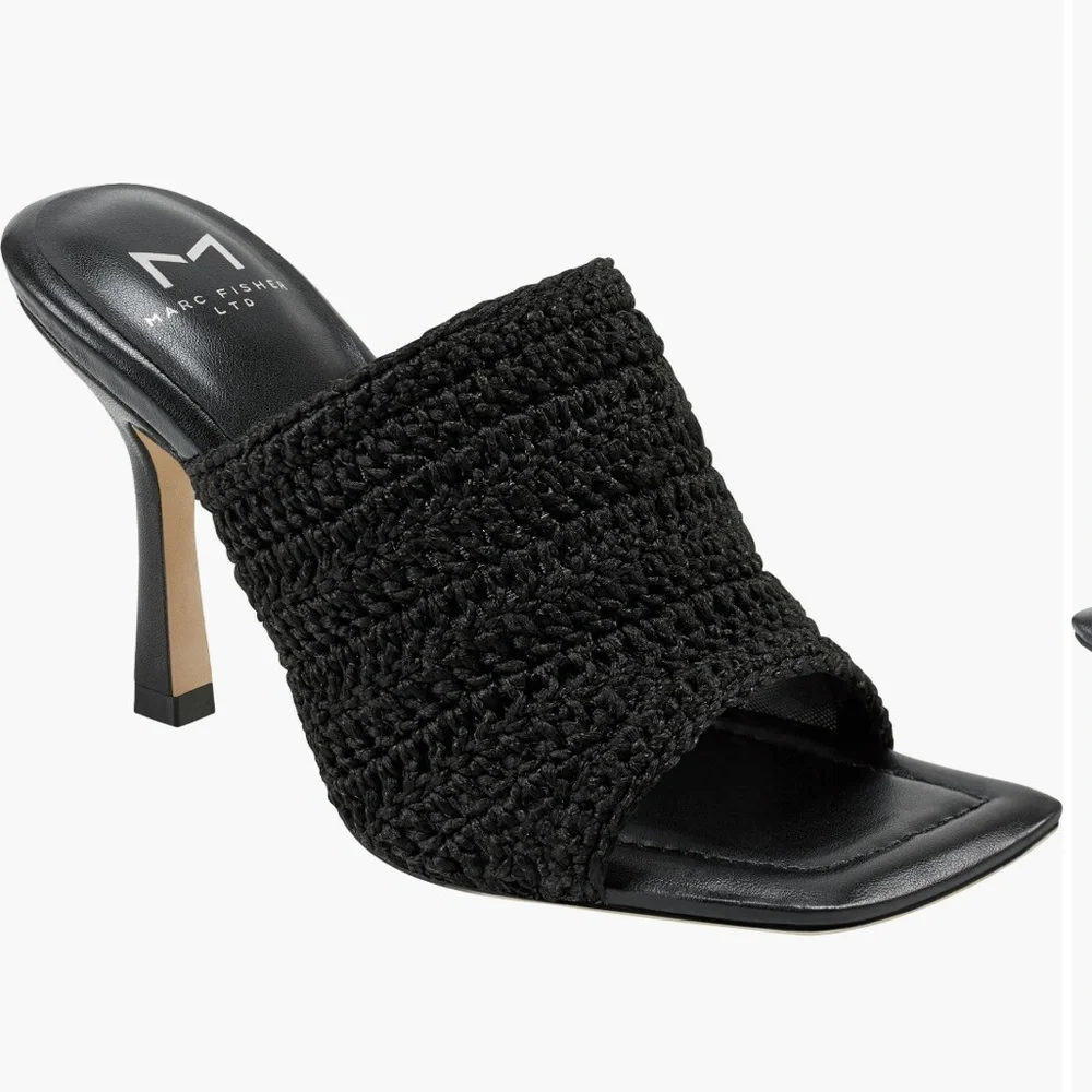 New in box Marc Fisher LTD Dako sandal